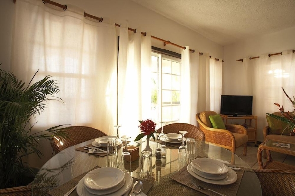 Royal Palms Hotel (Long Bay Village)